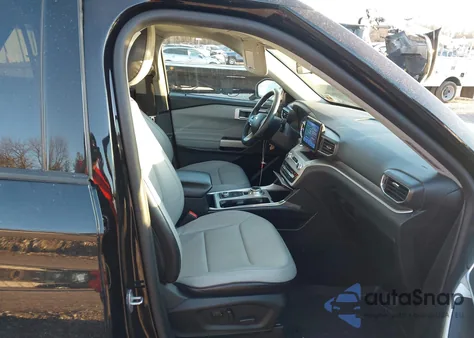 2021 Ford Explorer Xlt z USA, uszkodzony, nr VIN 1FMSK8DH0MGA67062